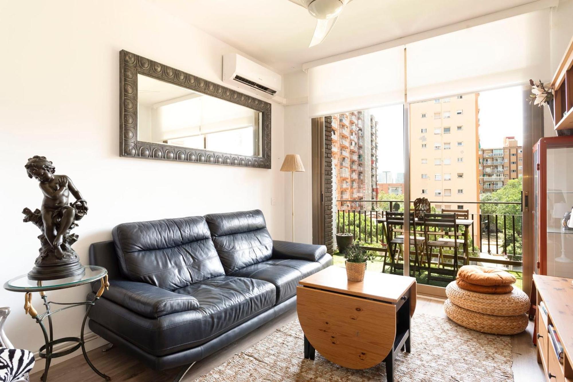 Cozy Apartment Near Fira Gran Via With Ac L'Hospitalet de Llobregat Exterior photo