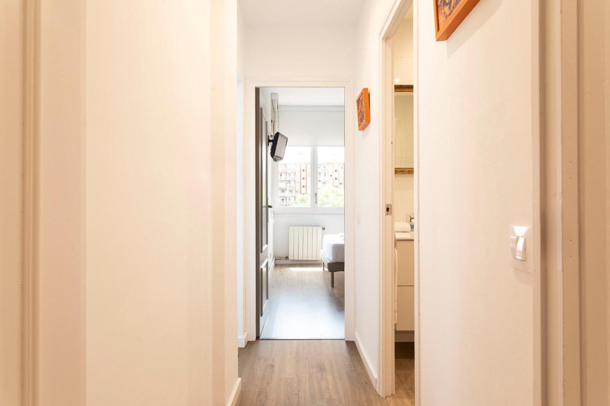 Cozy Apartment Near Fira Gran Via With Ac L'Hospitalet de Llobregat Exterior photo