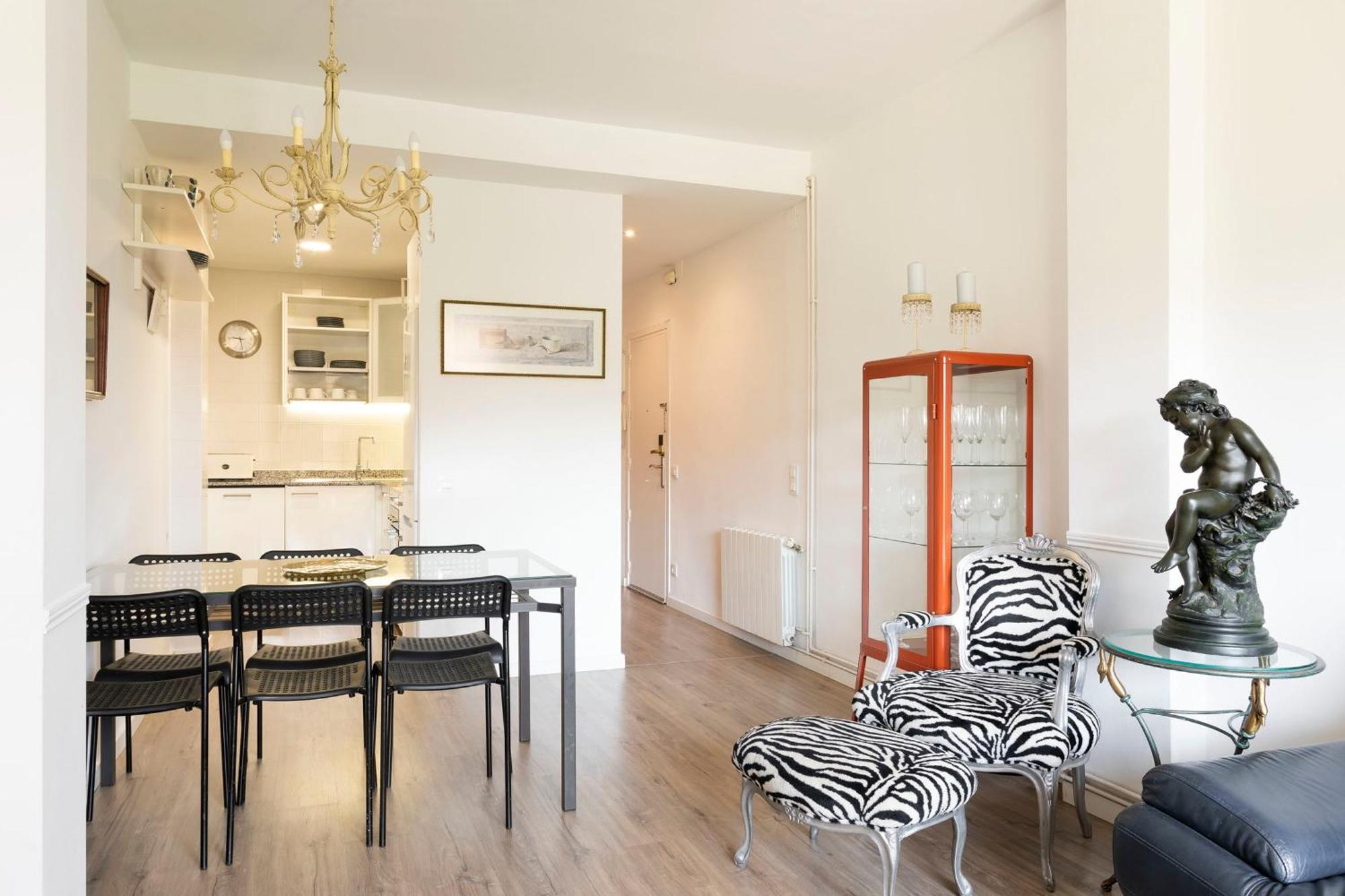 Cozy Apartment Near Fira Gran Via With Ac L'Hospitalet de Llobregat Exterior photo