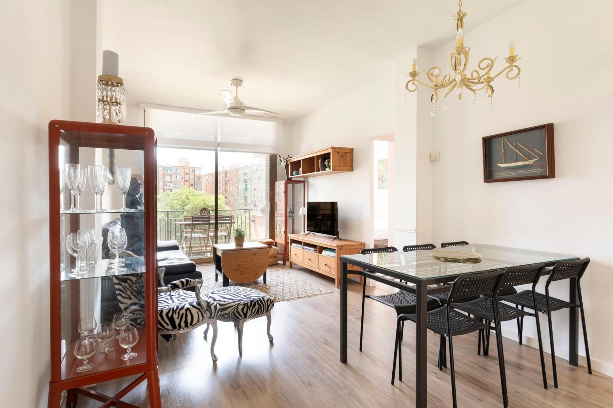 Cozy Apartment Near Fira Gran Via With Ac L'Hospitalet de Llobregat Exterior photo