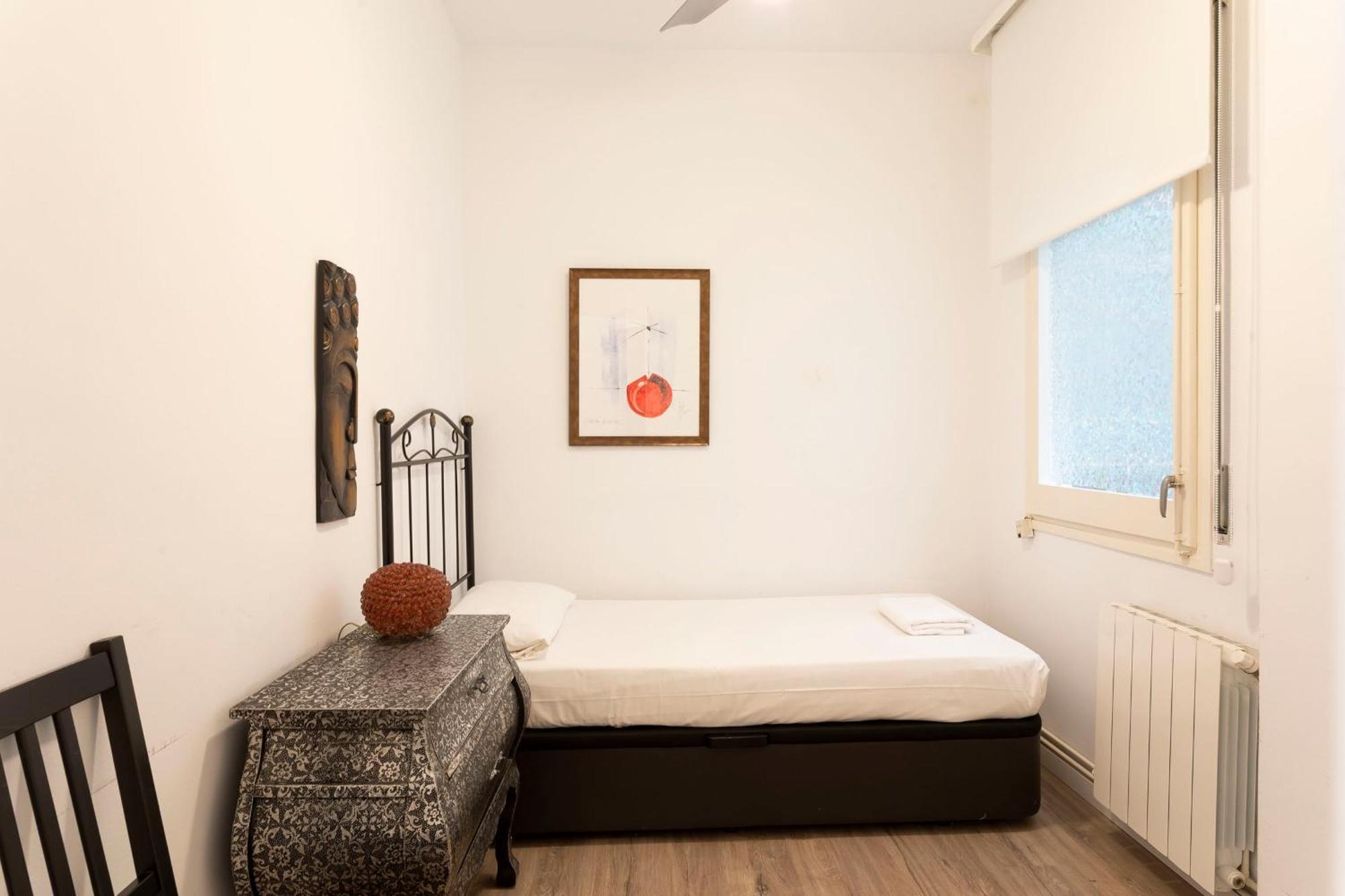 Cozy Apartment Near Fira Gran Via With Ac L'Hospitalet de Llobregat Exterior photo