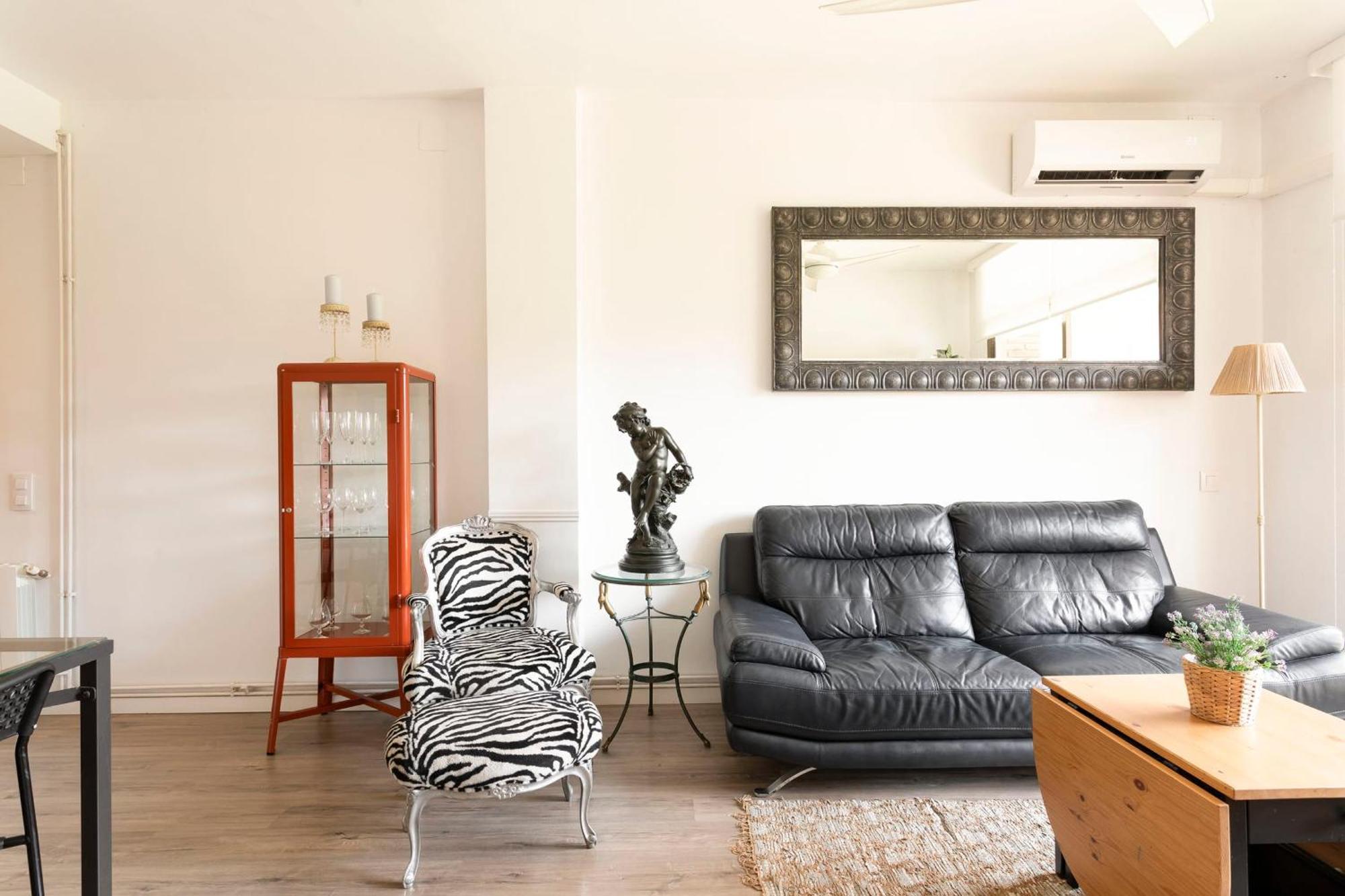 Cozy Apartment Near Fira Gran Via With Ac L'Hospitalet de Llobregat Exterior photo