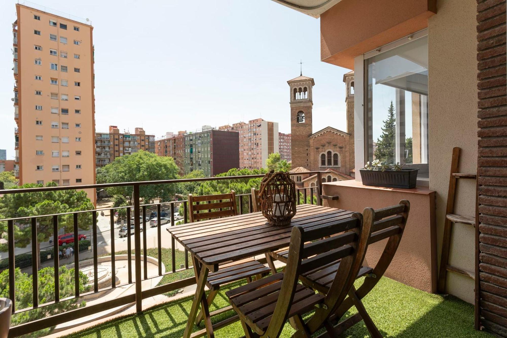 Cozy Apartment Near Fira Gran Via With Ac L'Hospitalet de Llobregat Exterior photo