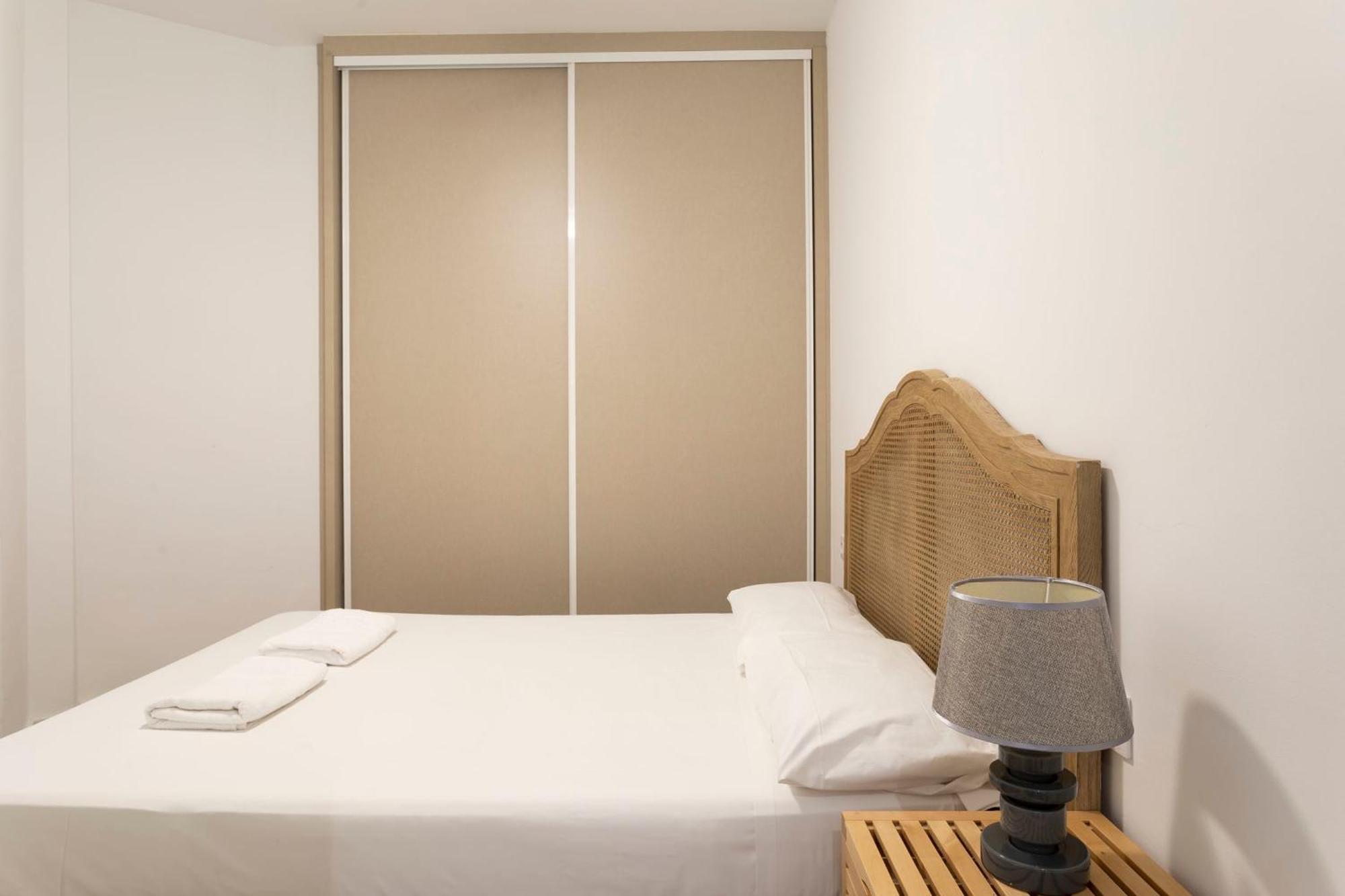 Cozy Apartment Near Fira Gran Via With Ac L'Hospitalet de Llobregat Exterior photo