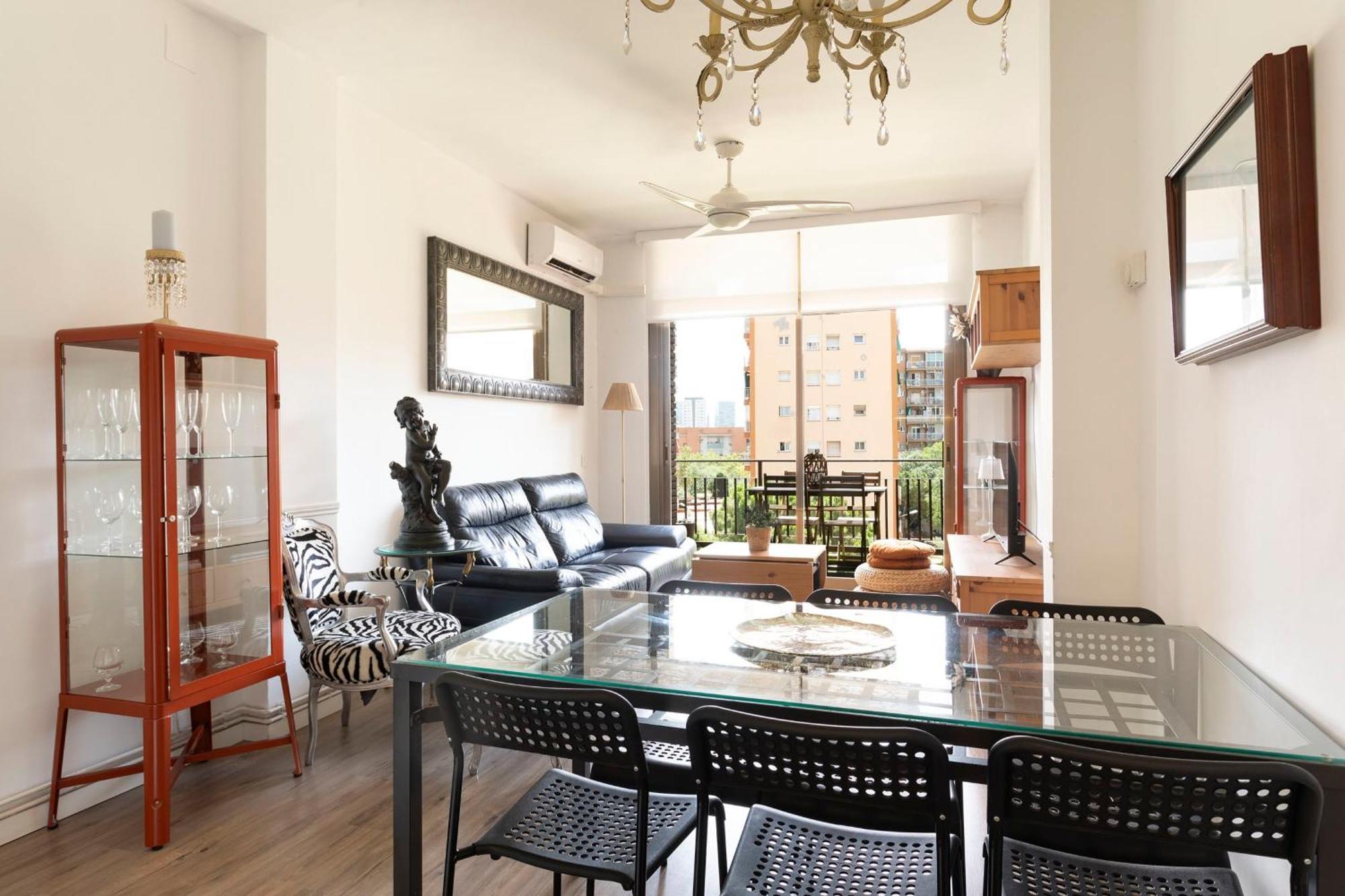 Cozy Apartment Near Fira Gran Via With Ac L'Hospitalet de Llobregat Exterior photo