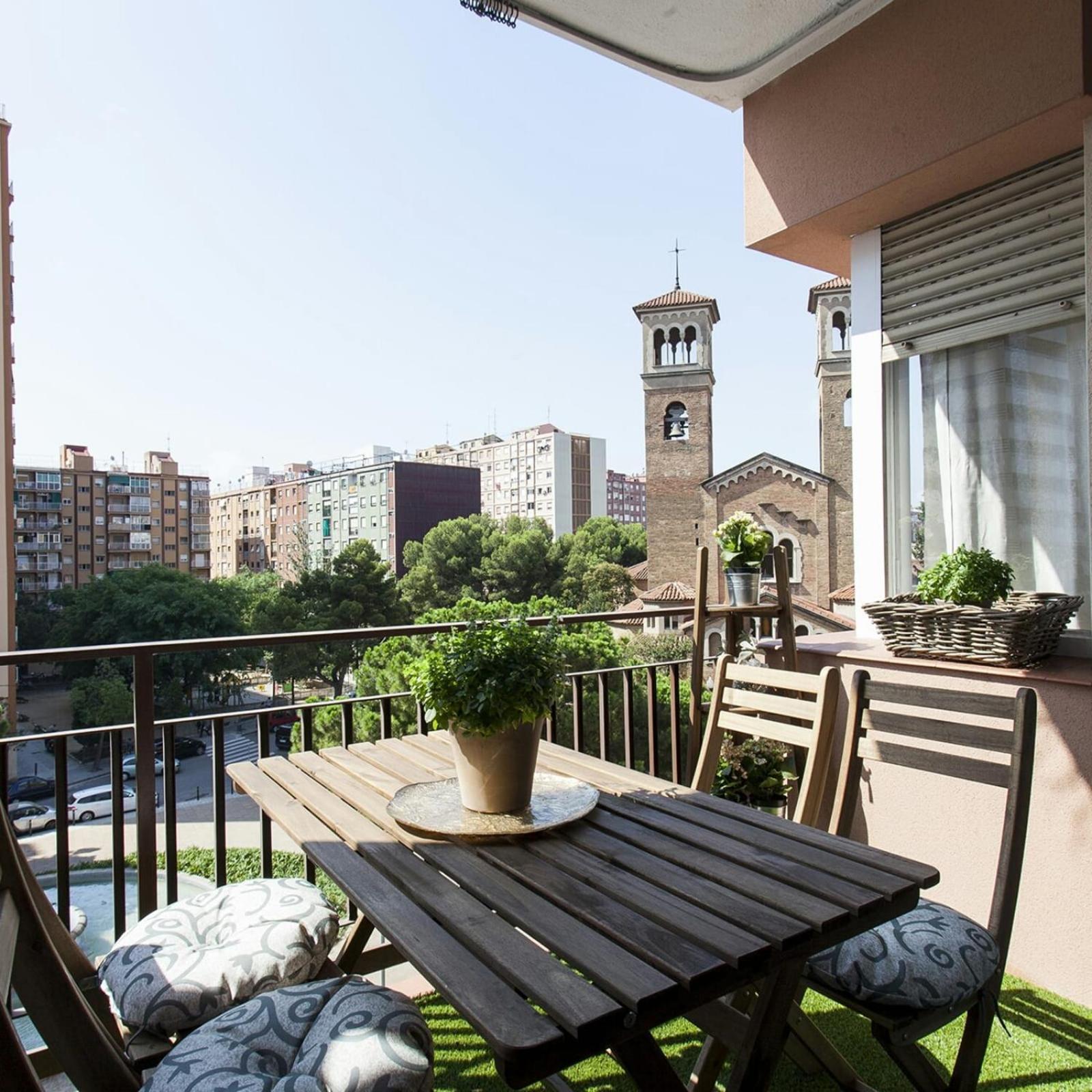 Cozy Apartment Near Fira Gran Via With Ac L'Hospitalet de Llobregat Exterior photo