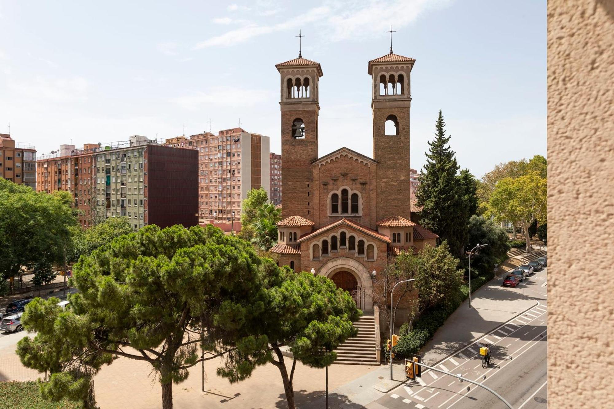 Cozy Apartment Near Fira Gran Via With Ac L'Hospitalet de Llobregat Exterior photo